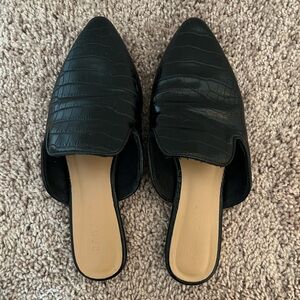 Bamboo Black Faux Alligator Skin Mules